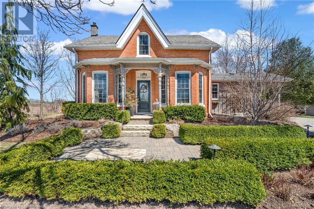 1288 Brock Rd, Hamilton, ON L9H 5E4