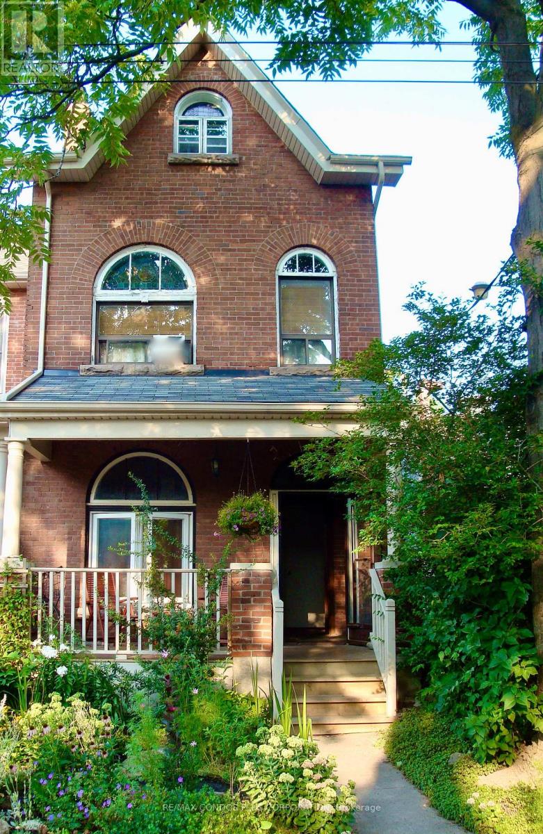 548 Roxton Rd, Toronto, ON M6G 3R4