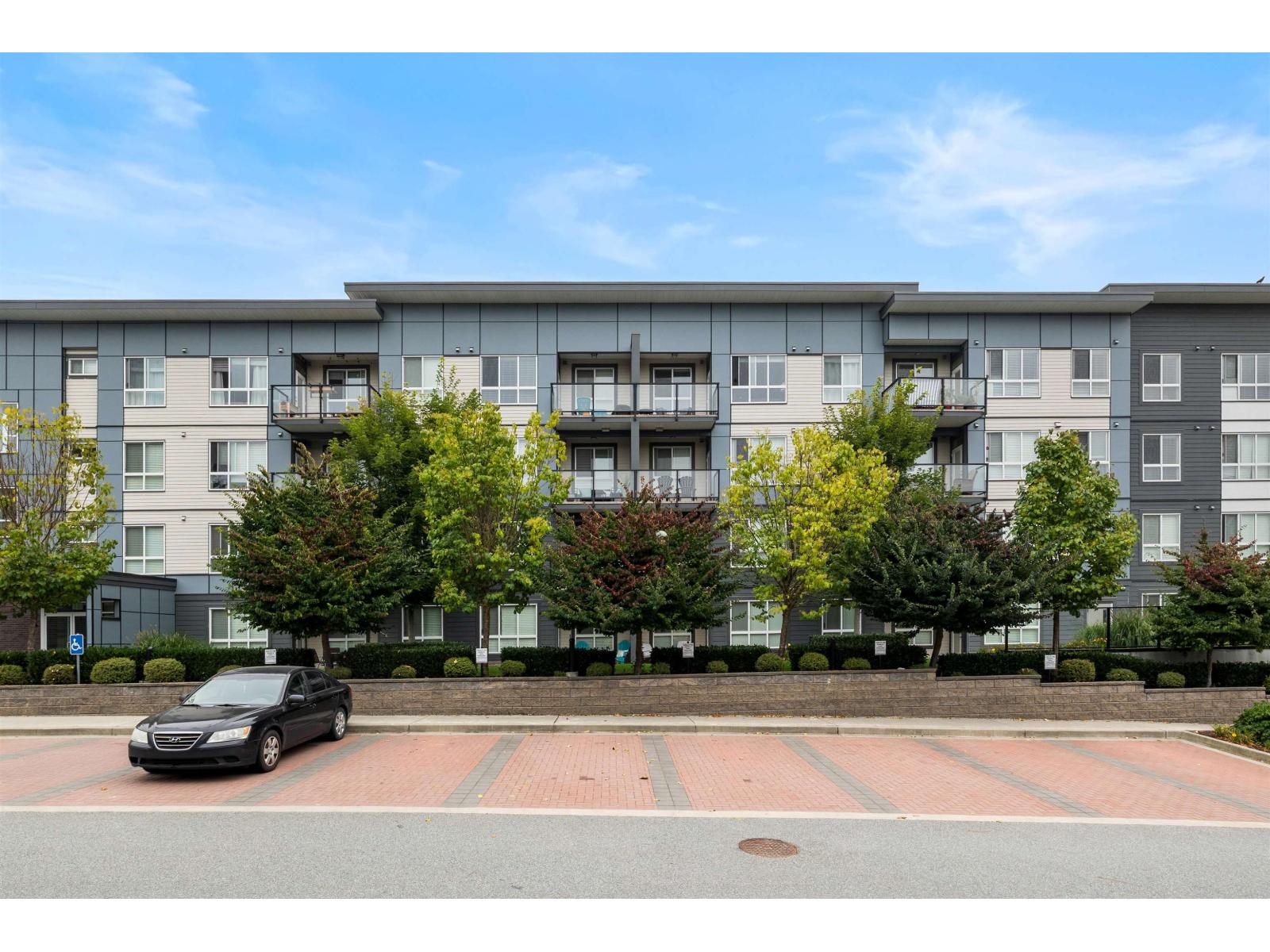 1948 N Parallel Road Unit 210, Abbotsford, BC V3G 0H2