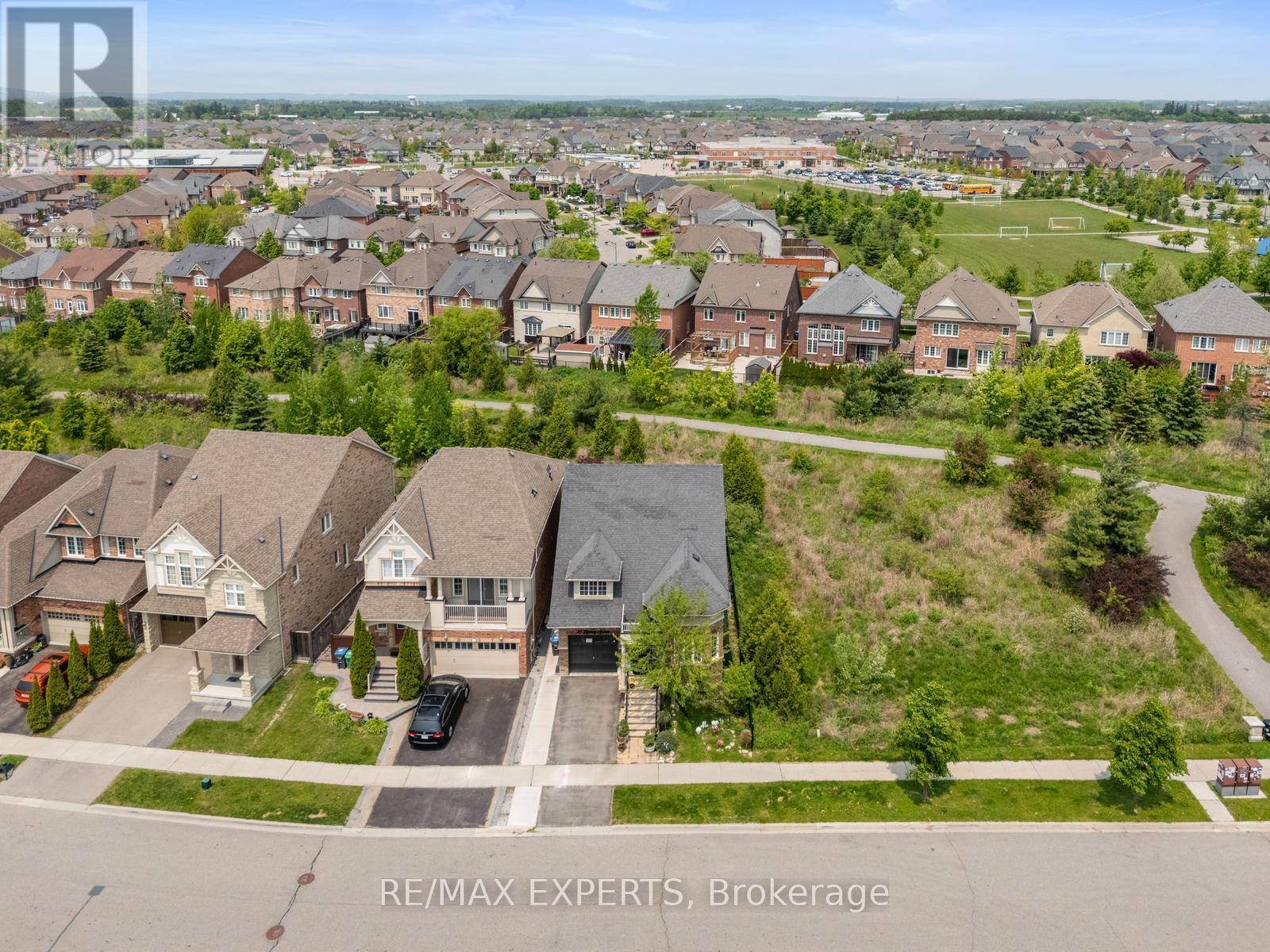 24 Kearny Ave, Caledon, ON L7C 3N9