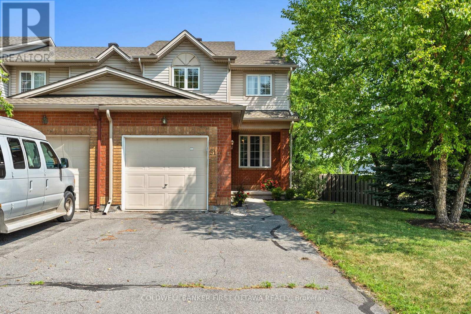 51 Helmsdale Dr, Ottawa, ON K2K 2S4