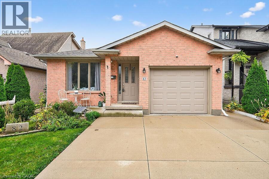 82 Aylmer Cres, Hamilton, ON L8J 1K3