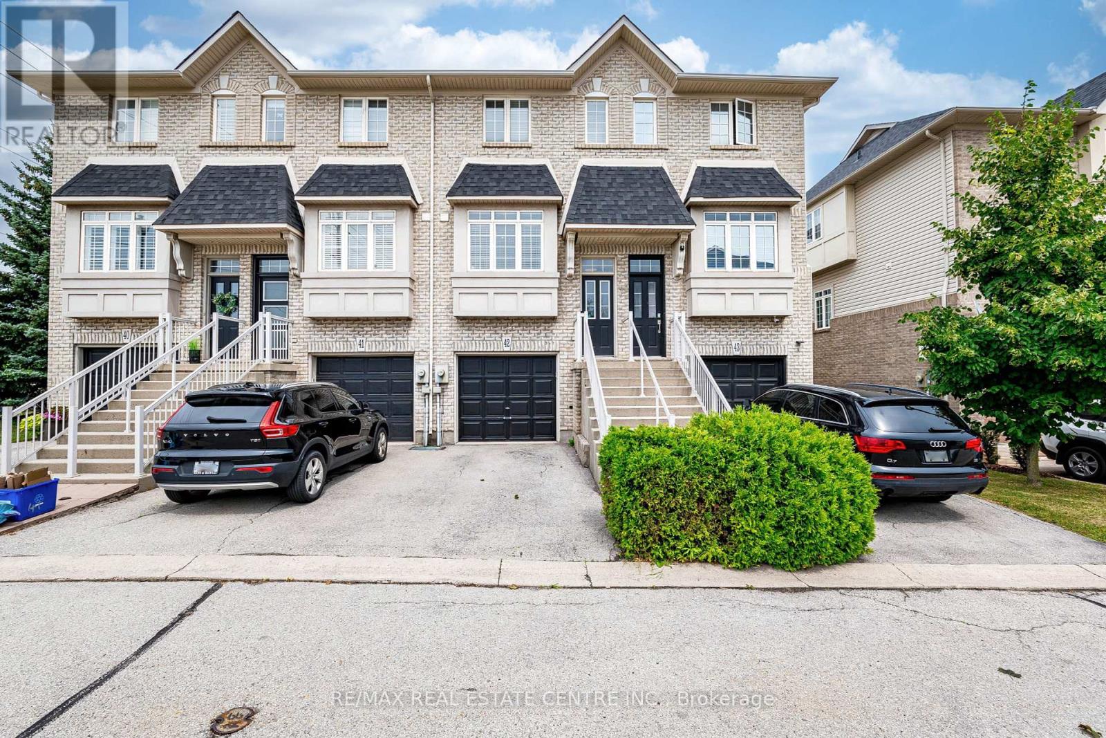 42 5080 Fairview St, Burlington, ON L7L 7G2