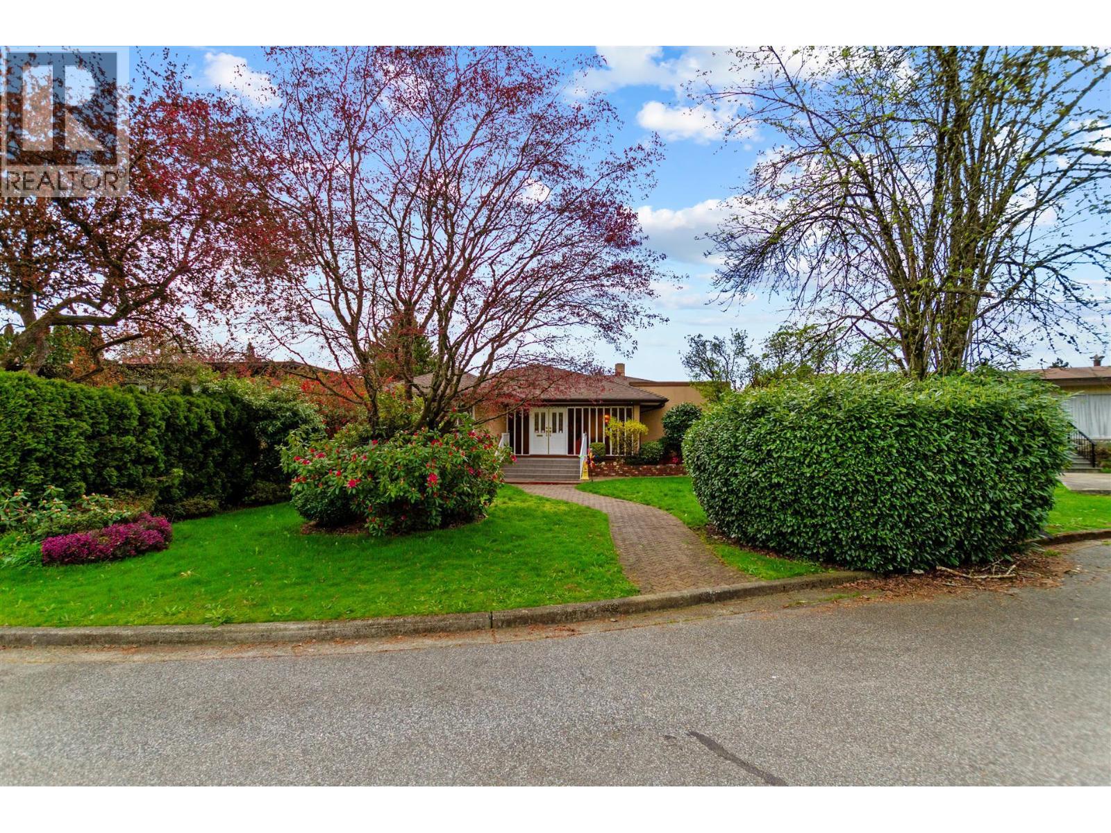 768 W 53rd Ave, Vancouver, BC V6P 1K4