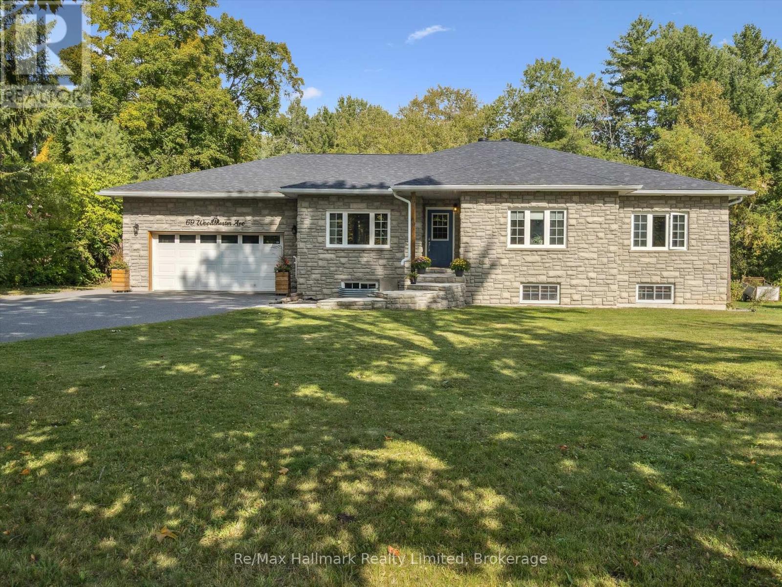 69 Woodchester Ave, Bracebridge, ON P1L 1H9
