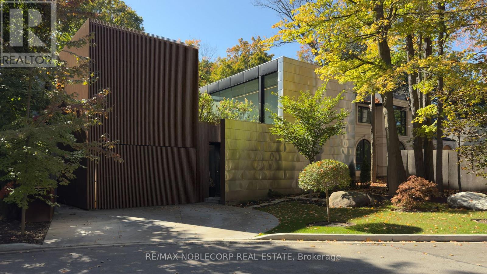 7 Waxwing Pl, Toronto Banbury-don Mills, ON M3C 1N5
