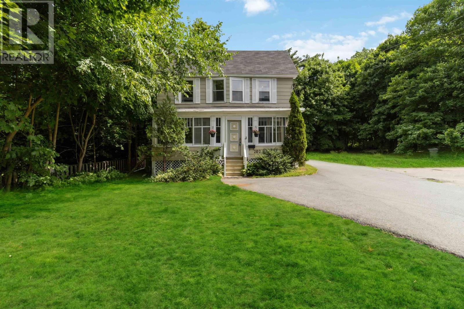 202 York St, Bridgewater, NS B4V 1R5 | MLS #202416732 | Houseful