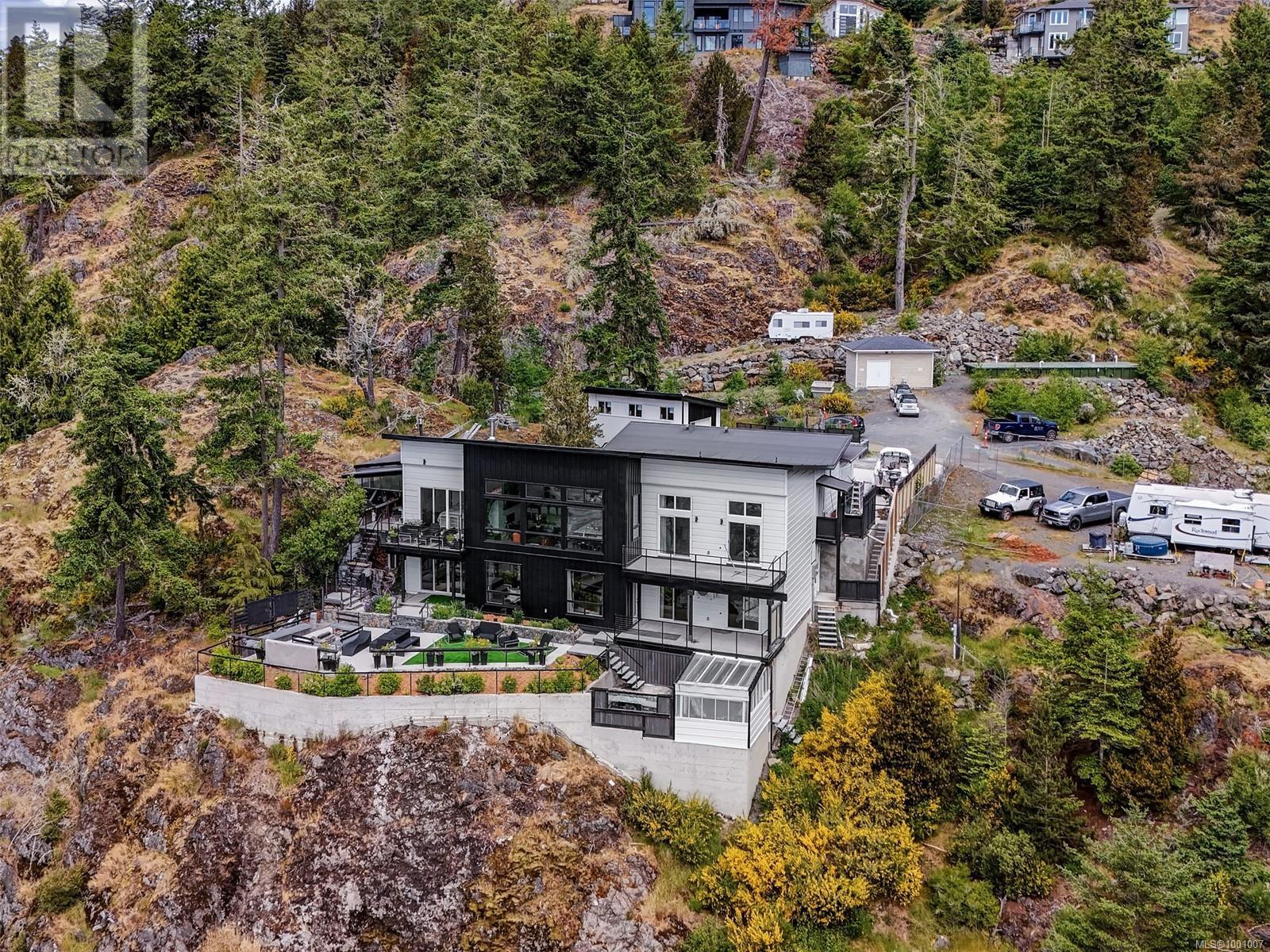 7551 Ocean Park Pl, Sooke, BC V9Z 1L8