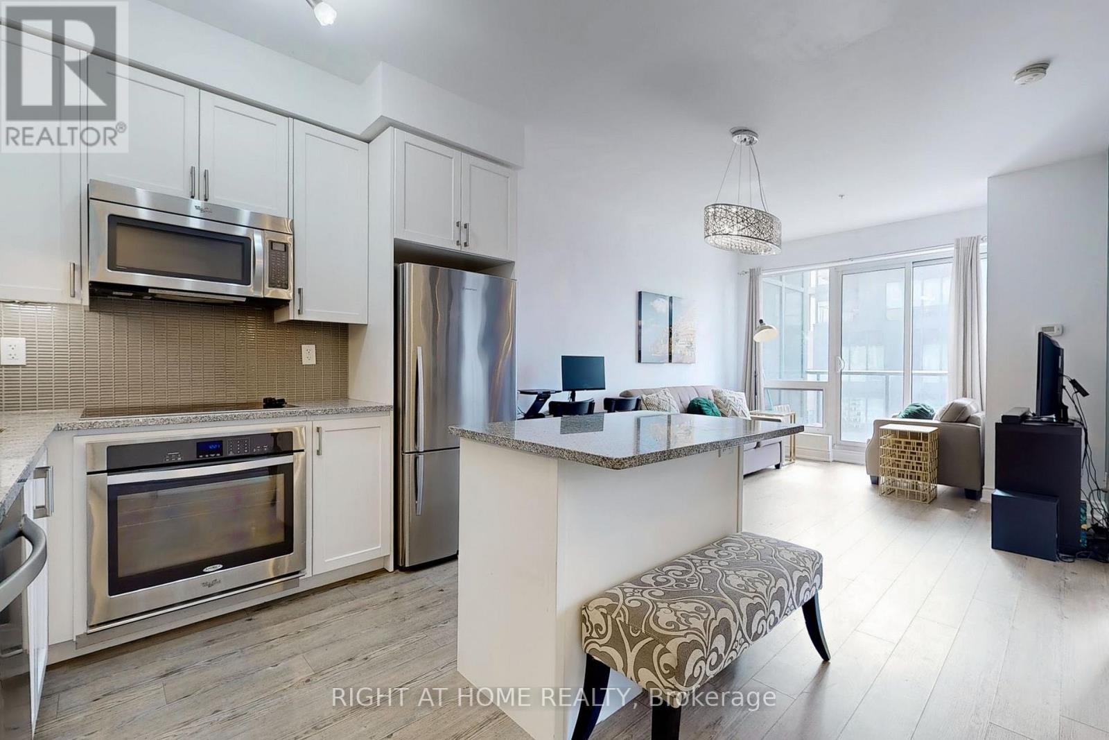 1609 Unit 9090 Yonge St #b, Richmond Hill, ON L4C 6Z9