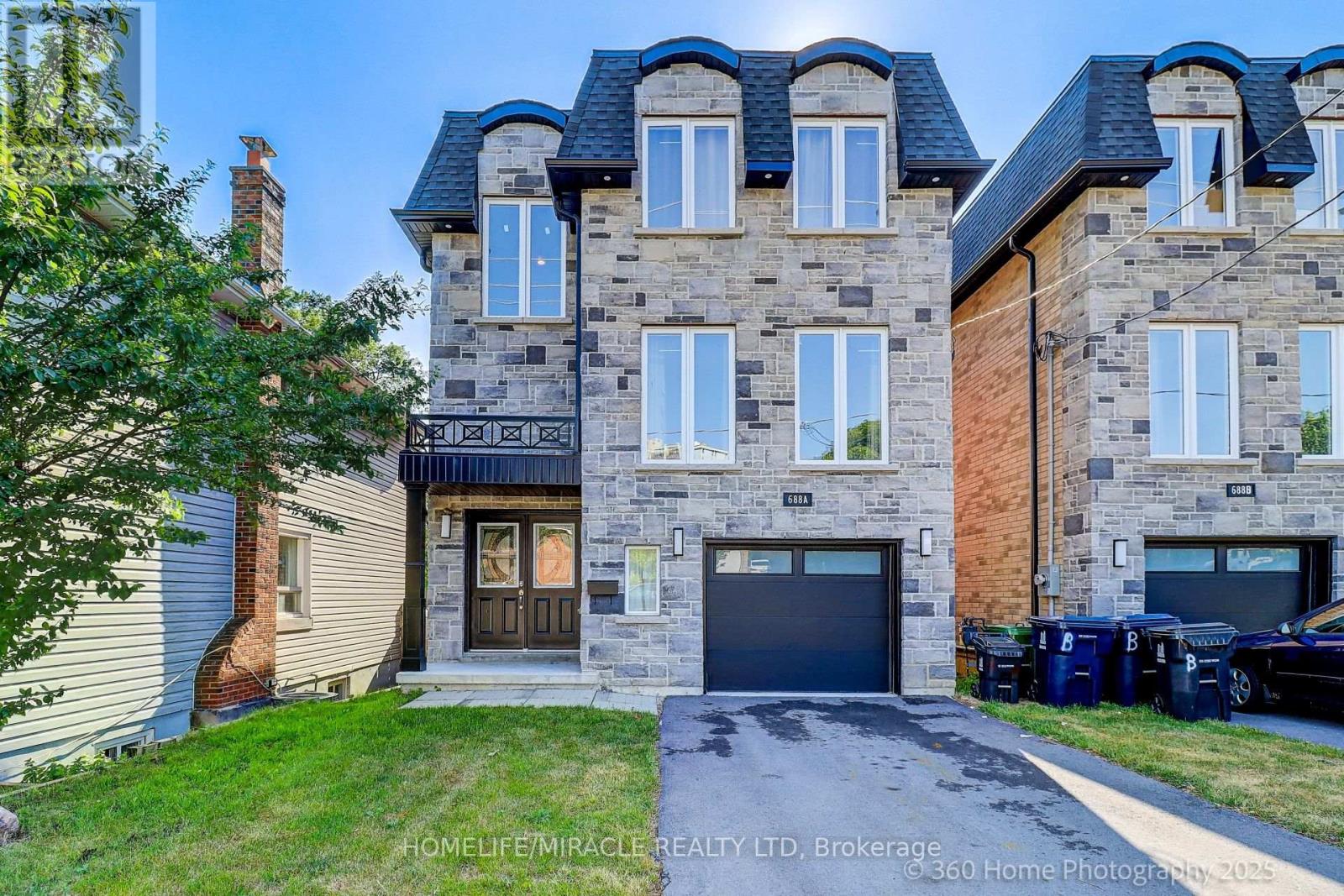 688 Midland Ave #a, Toronto, ON M1K 4C6