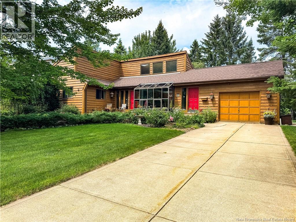 73 Oakmoor Ter, Moncton, NB E1G 1T4