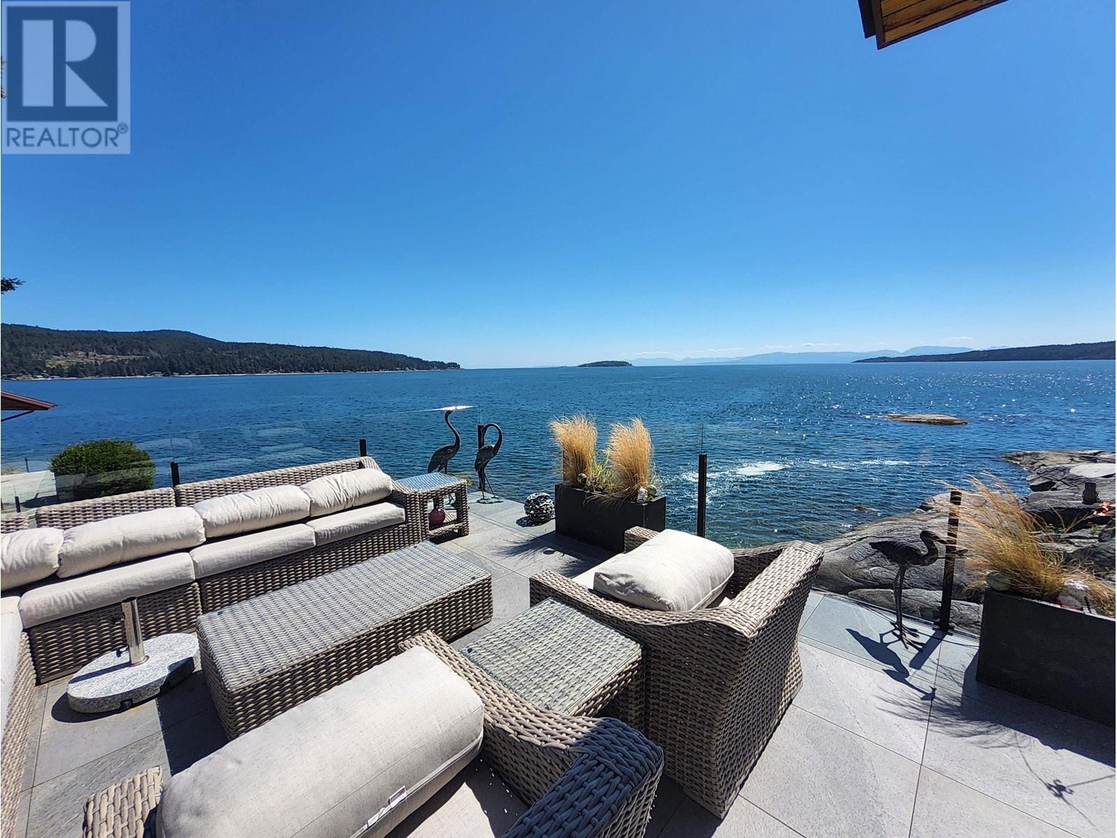9217 Truman Rd, Halfmoon Bay, BC V0N 1Y2