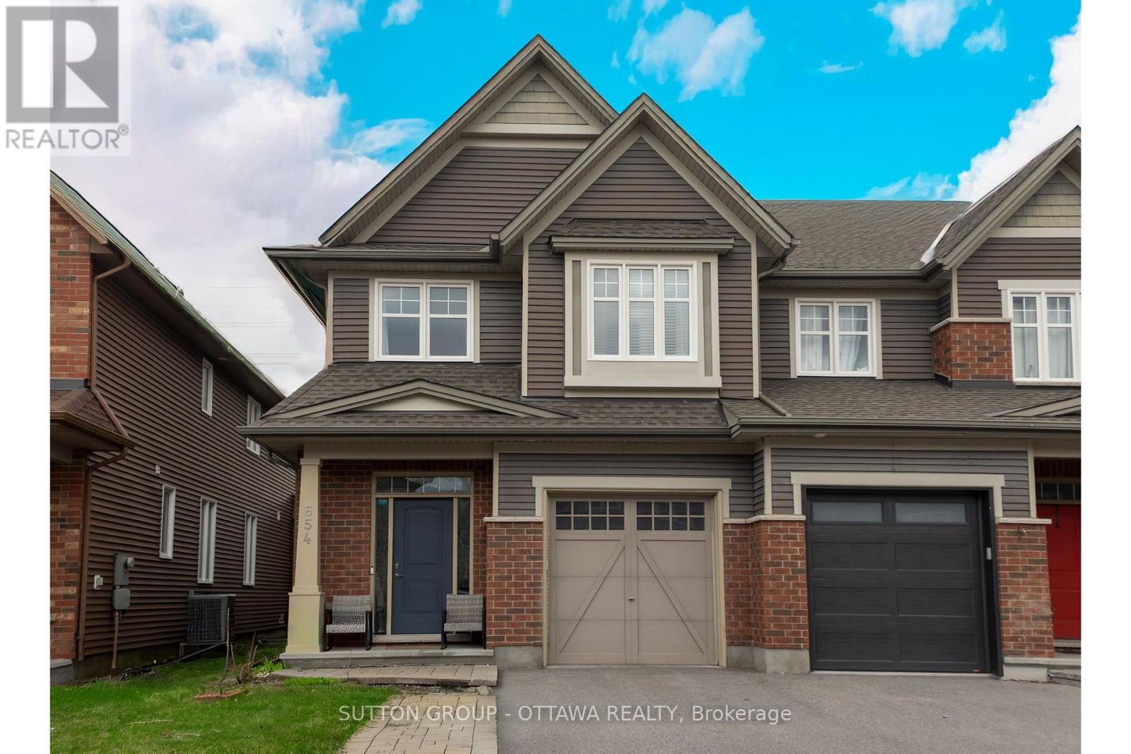 654 Moorpark Ave, Ottawa, ON K2M 0B5