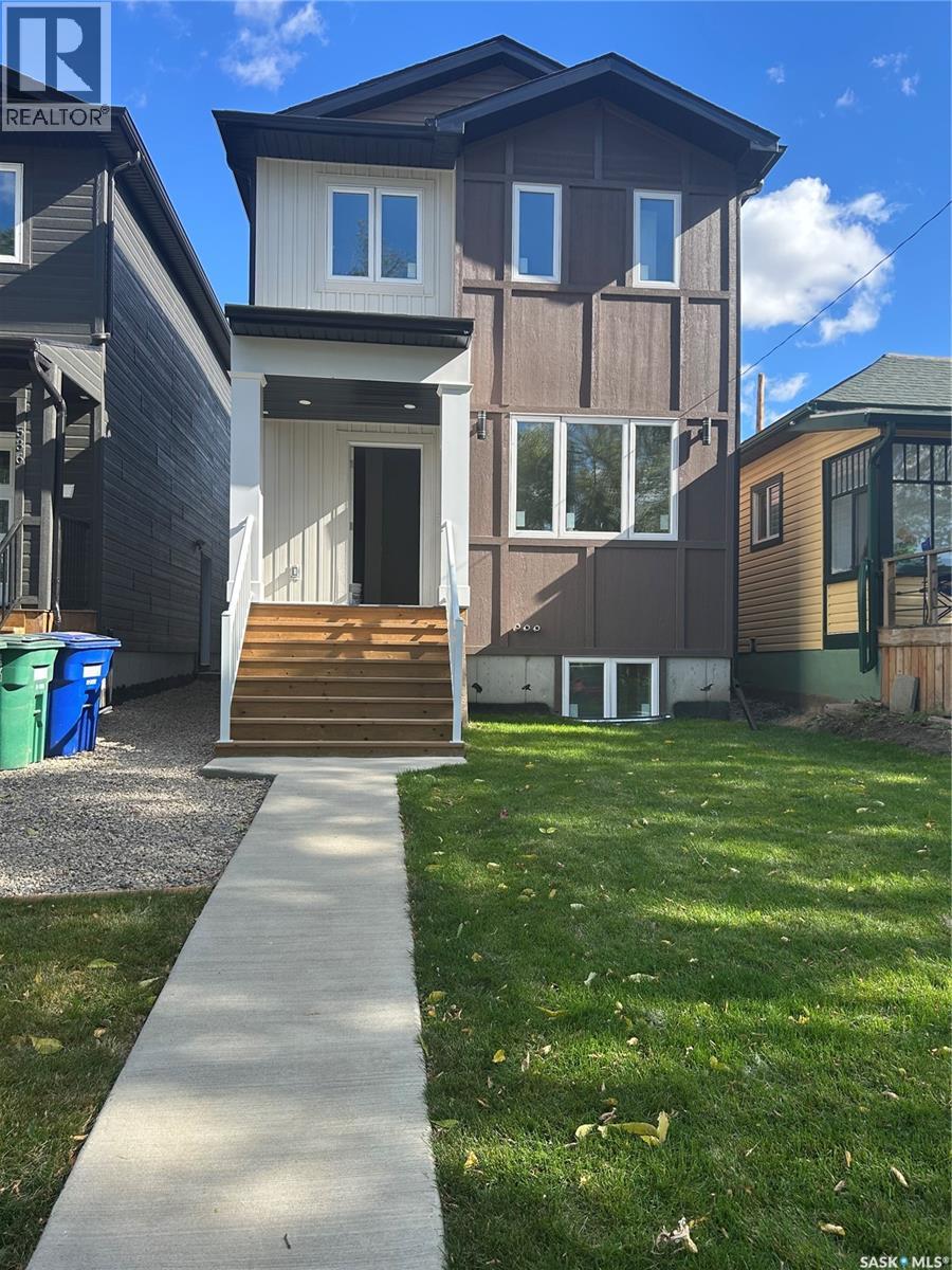 534 K Ave N, Saskatoon, SK S7L 2M7