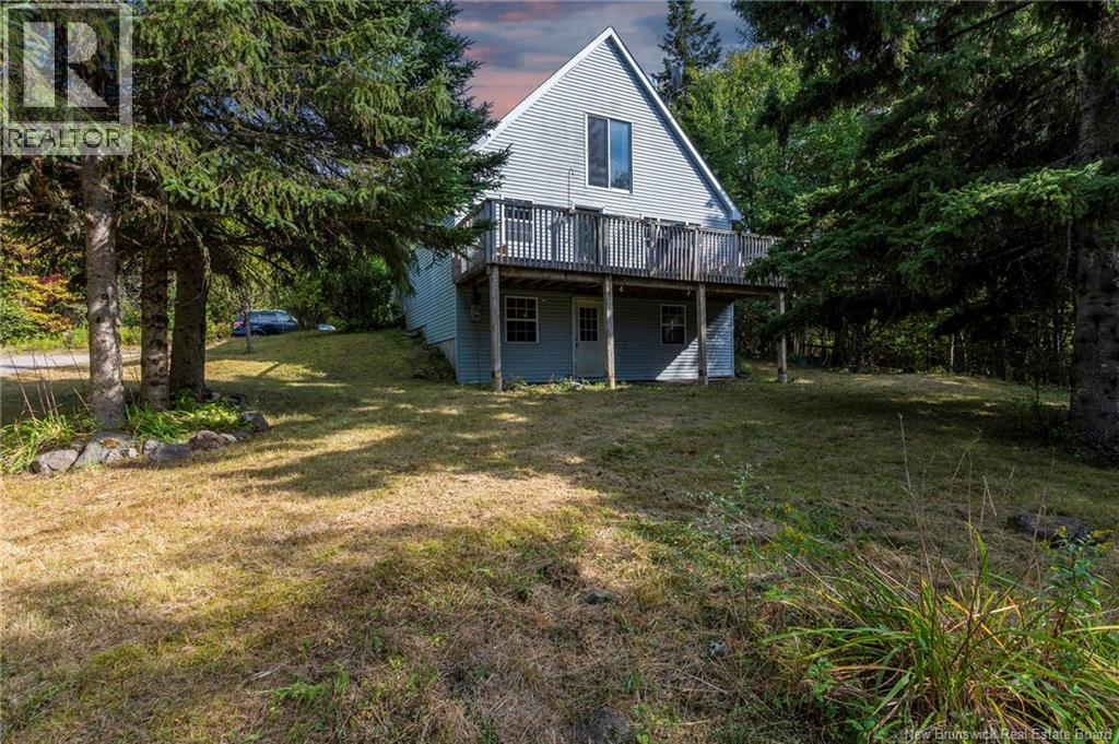 186 Hill Rd, Kingston, NB E5N 1H9