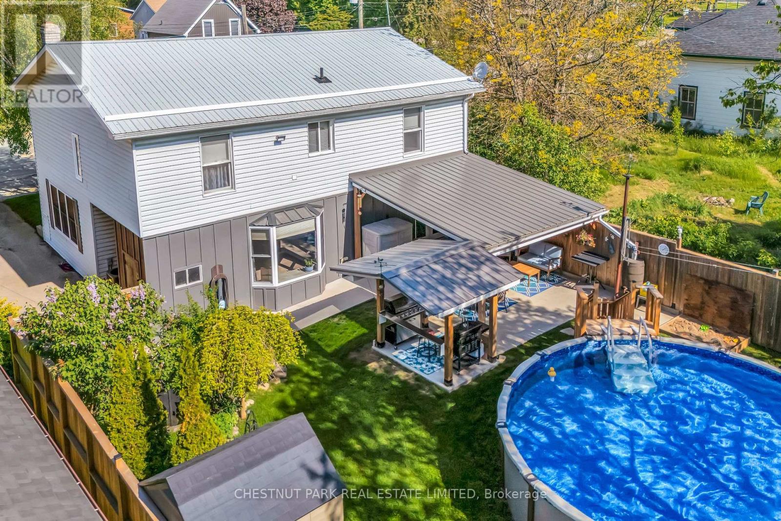 31 Lake St, Prince Edward County Picton Ward, ON K0K 2T0