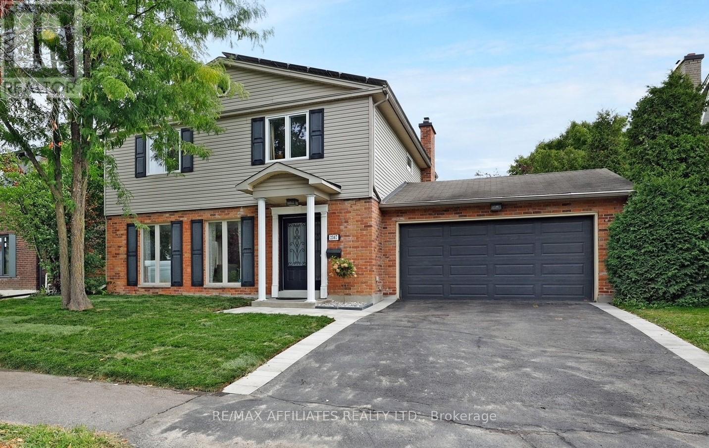 2347 Briar Hill Dr, Ottawa, ON K1H 7A7