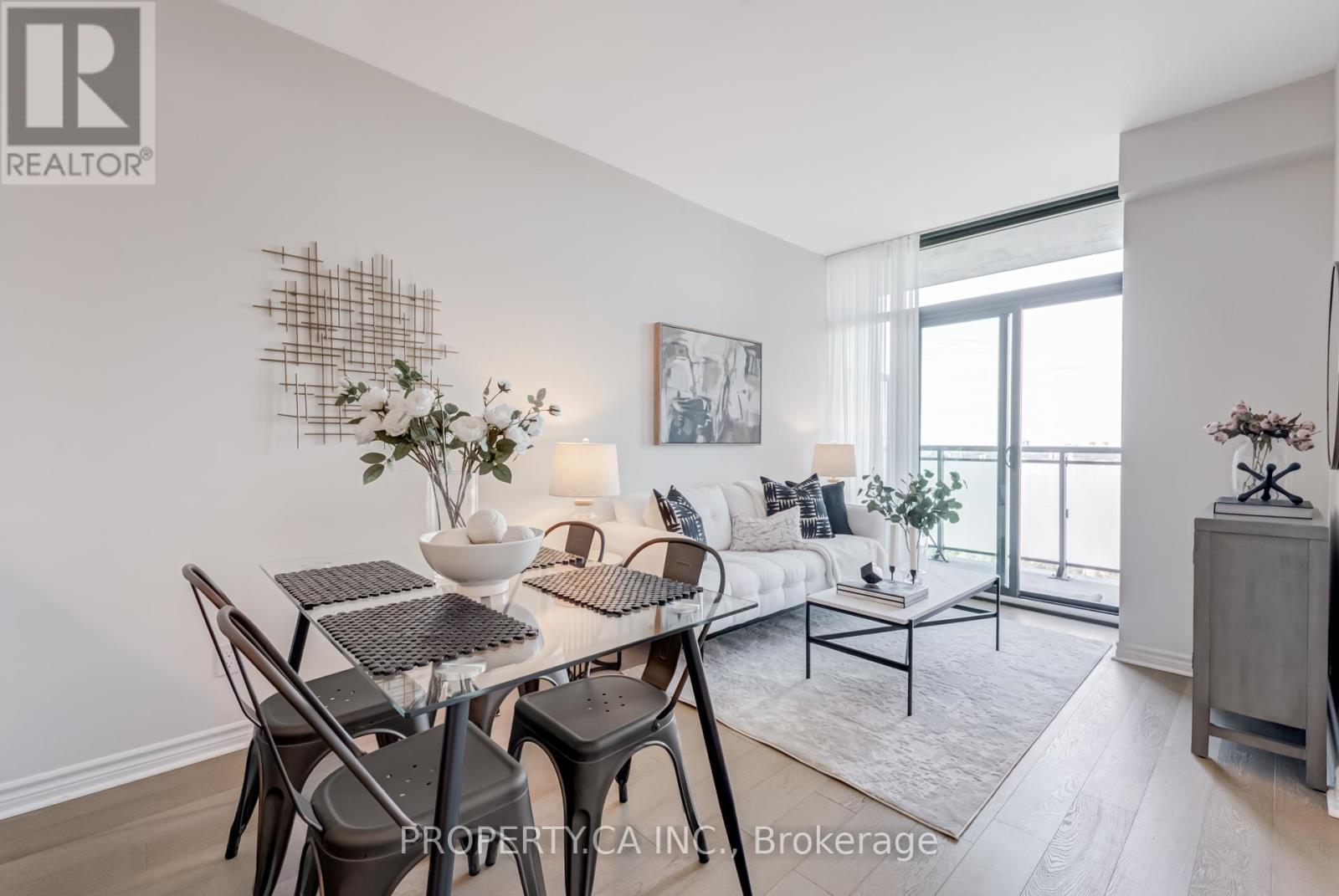 704 2522 Keele St, Toronto, ON M6L 2N8