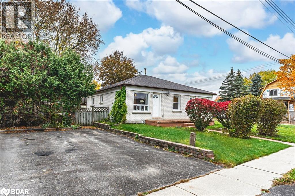 3436 Centre St, Essa, ON L0M 1B0