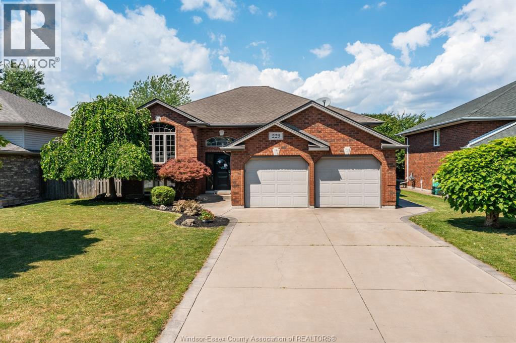 229 Gignac Cres, Lasalle, ON N9J 3S4