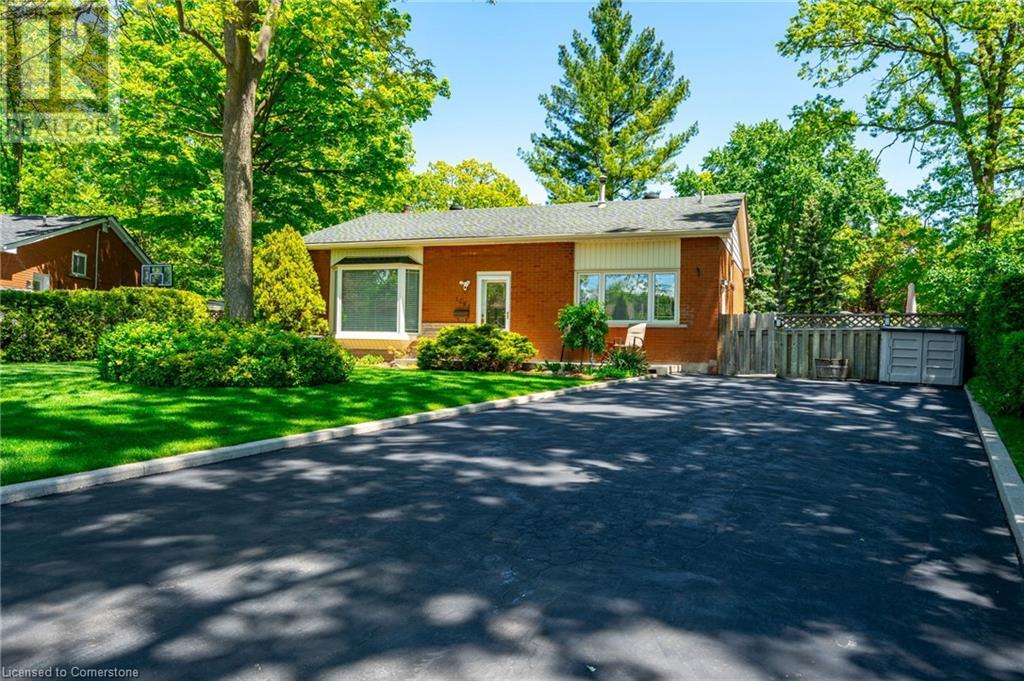 1293 Dunbar Rd, Burlington, ON L7P 2K1