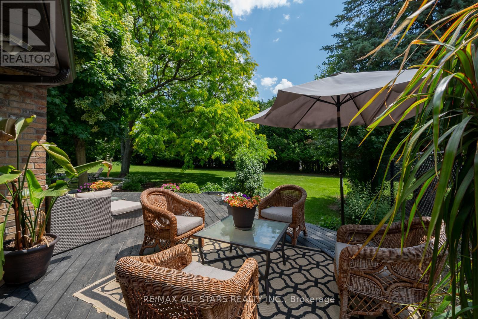 3 Marilyn Ave, Whitchurch-Stouffville, ON L4A 2C8