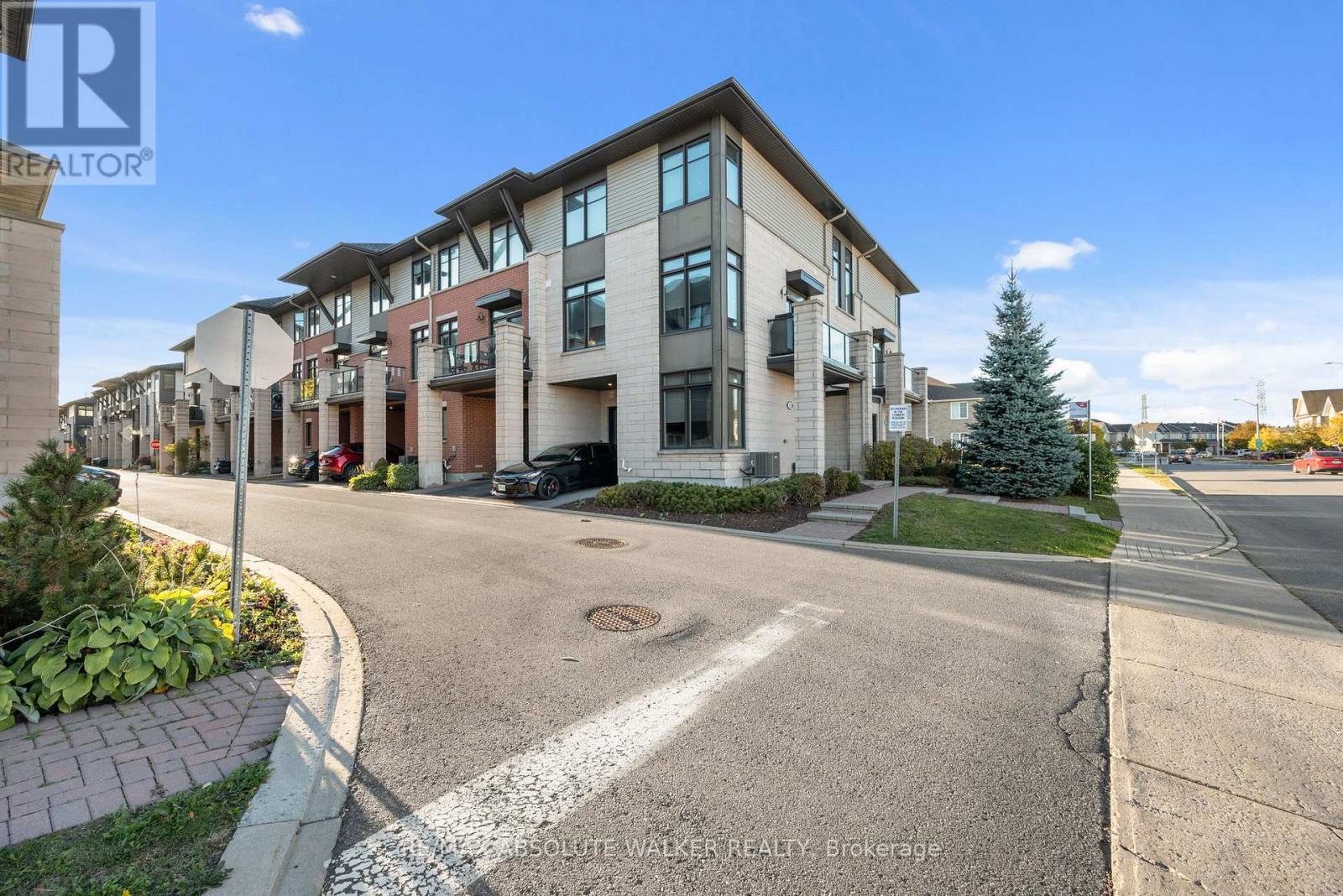 129 Chaperal Private, Ottawa, ON K4A 0T6