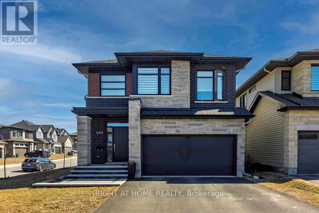 4511 Kelly Farm Dr, Ottawa, ON K1X 0E7