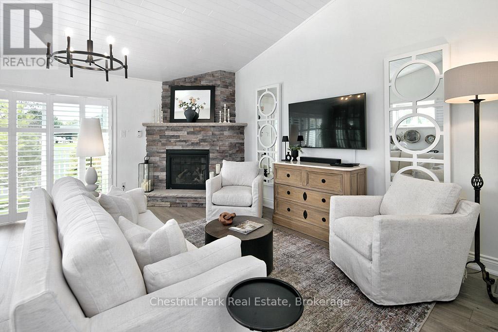 16 83 Victoria St, Meaford, ON N4L 1R4