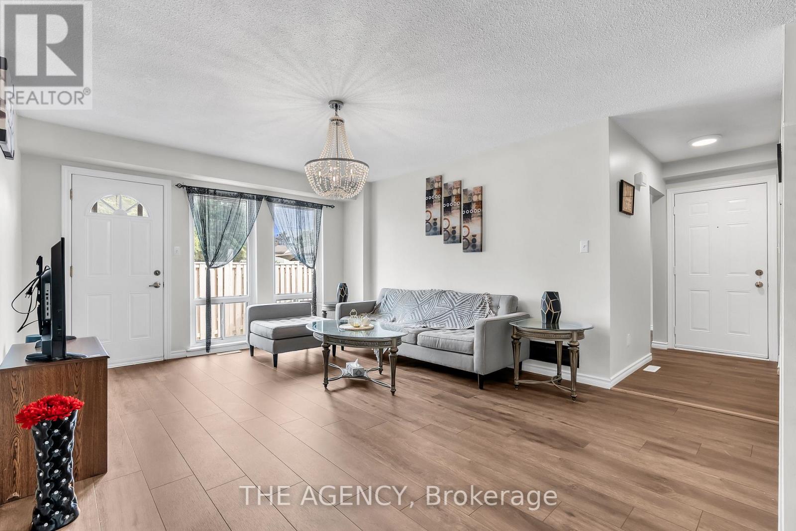 35 1333 Mary St N, Oshawa, ON L1G 6Z3