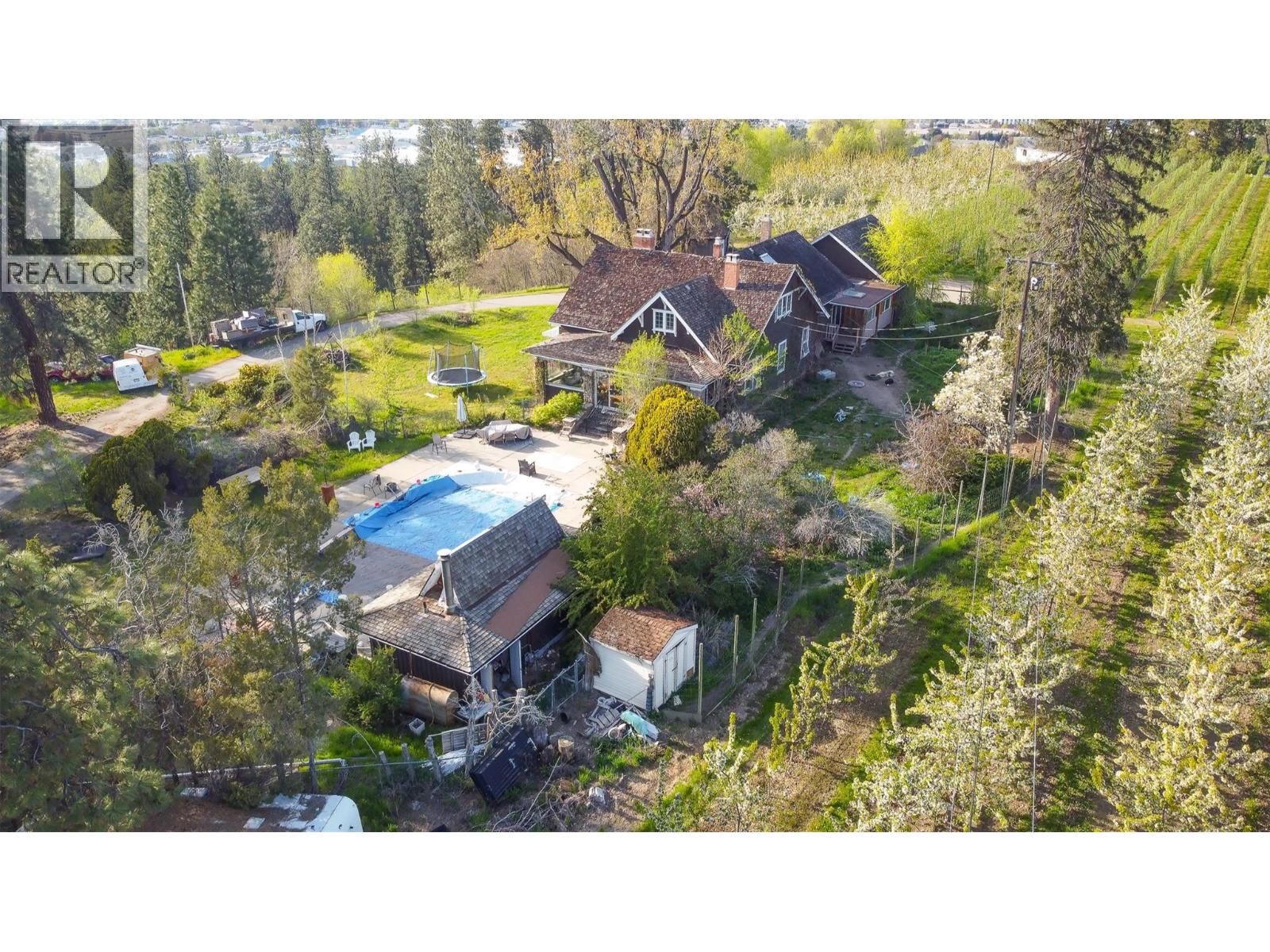 2990 Dunster Rd, Kelowna, BC V1W 4H4