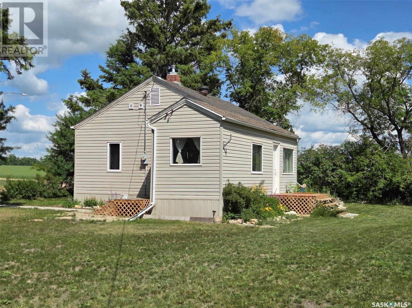 12 3 Street East, Hyas, SK S0A 1K0