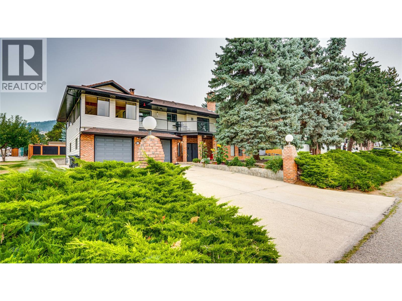 449 Crestview Dr, Coldstream, BC V1B 2X6