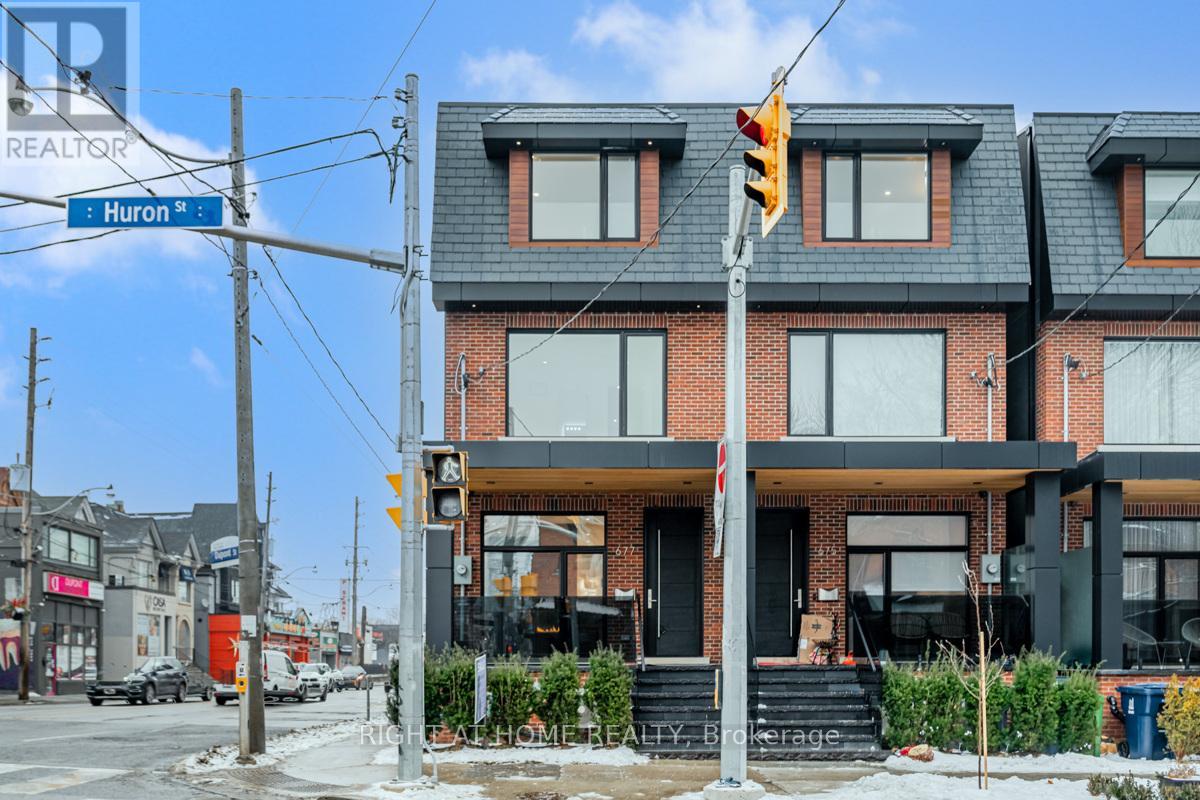 677 Huron St, Toronto, ON M5R 2R8