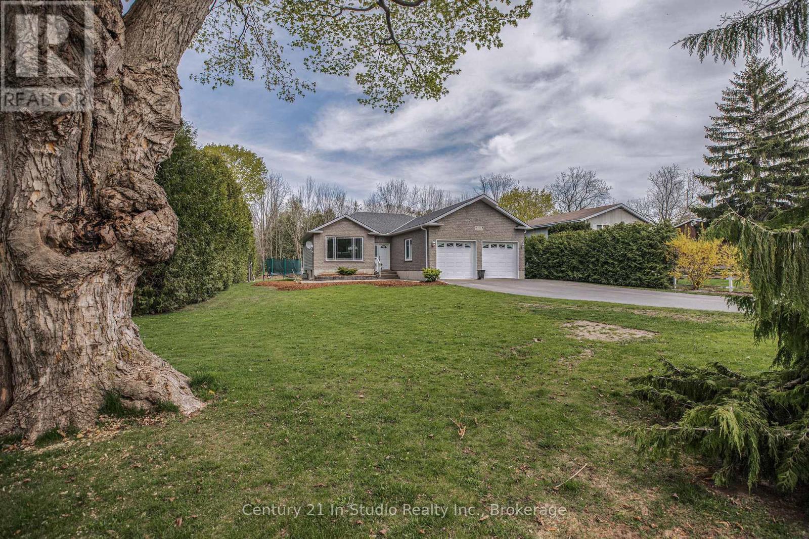 406 Alice St, Saugeen Shores, ON N0H 2L0