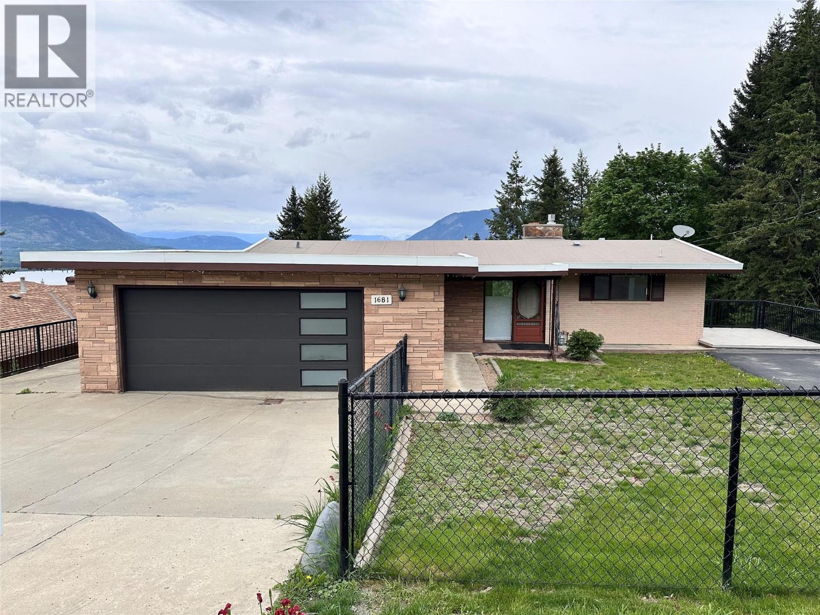 12 Avenue Se Unit 1681, Salmon Arm, BC V1E 2E4