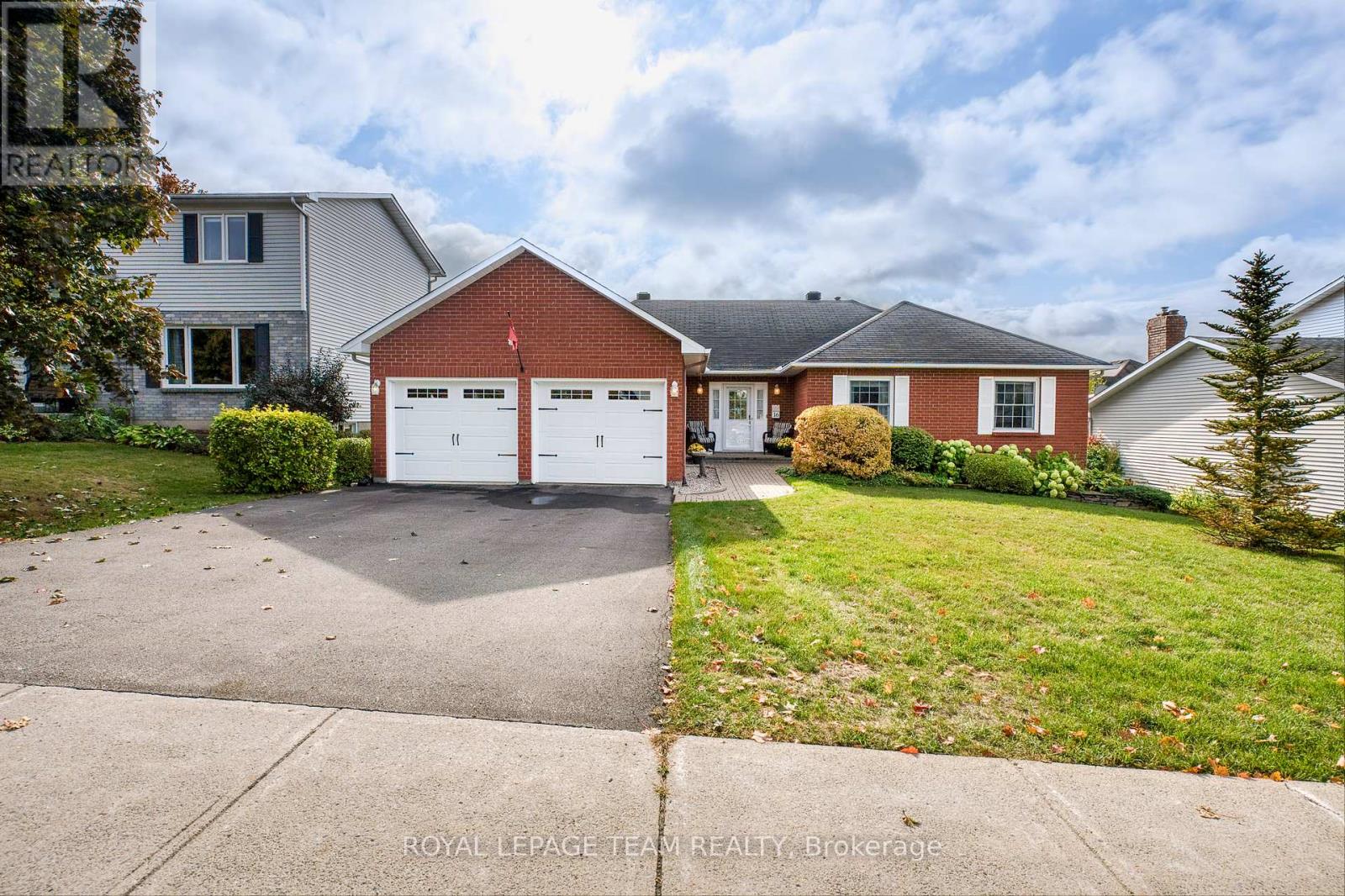 16 Tatra St, Mississippi Mills, ON K0A 1A0