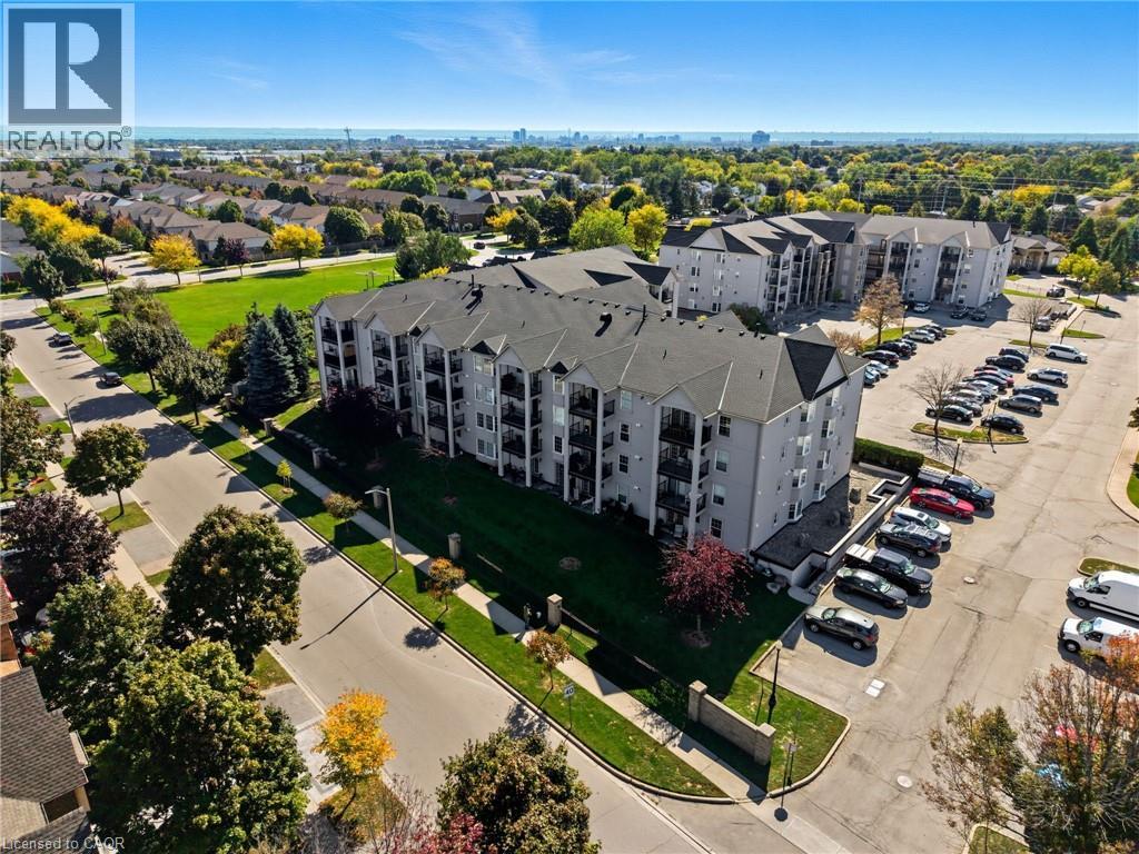 1421 Walkers Line Unit 304, Burlington, ON L7M 4P4