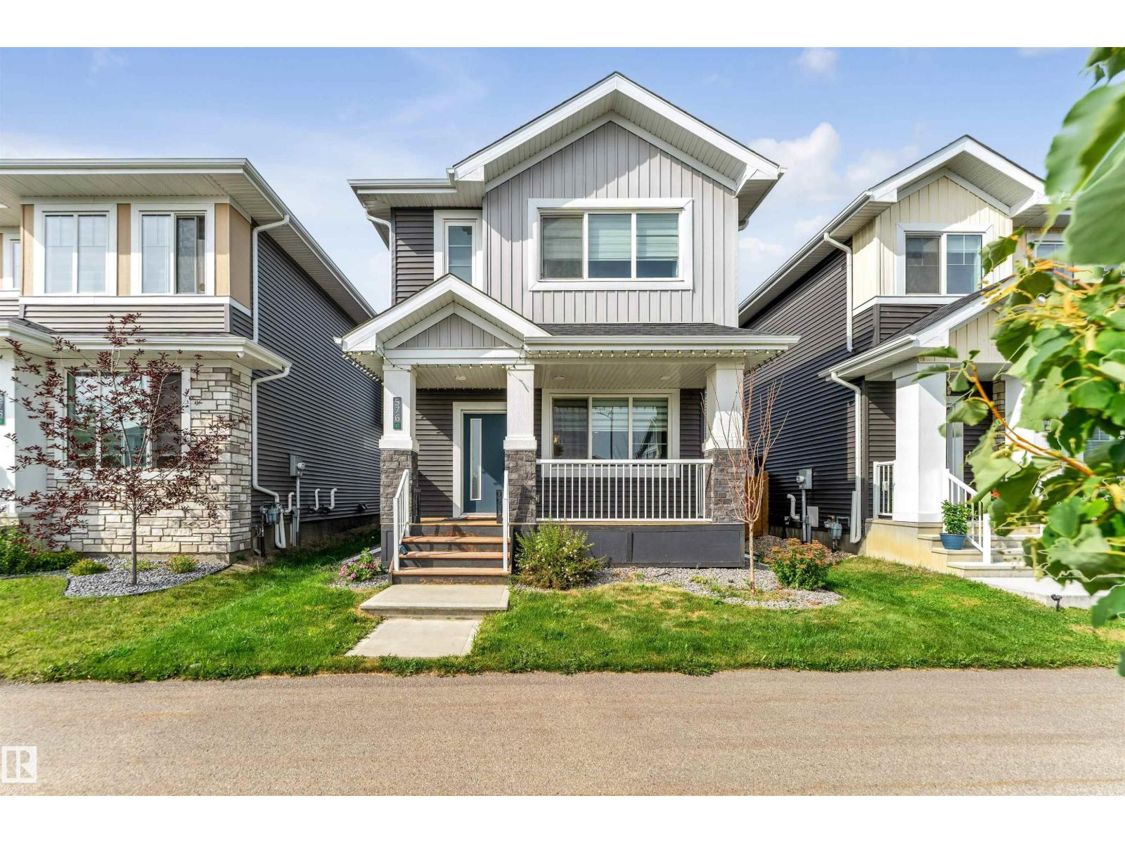 576 Glenridding Ravine Dr SW, Edmonton, AB T6W 4P1