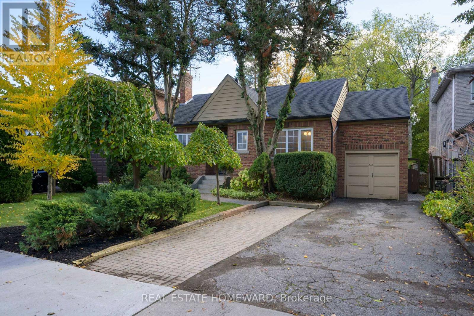 59 Parkview Hill Cres, Toronto O'connor-parkview, ON M4B 1R1