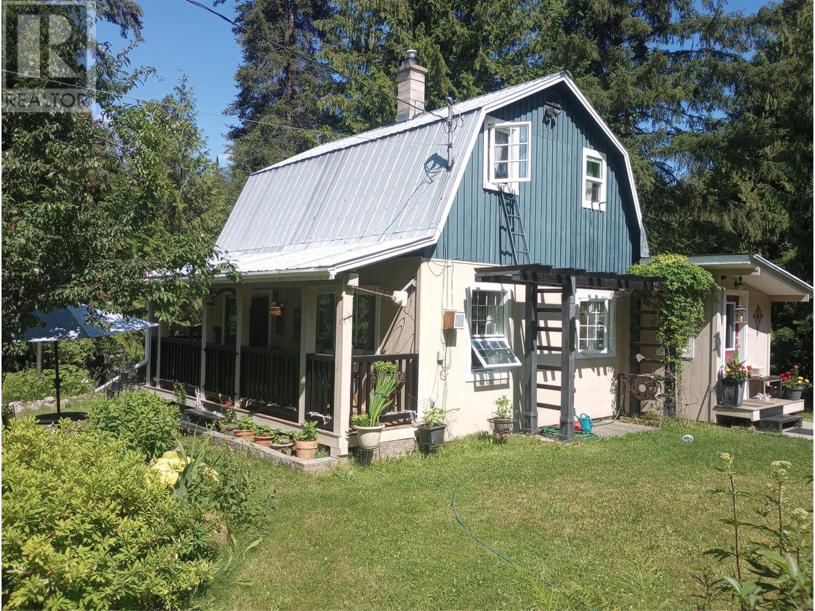 6 Highway Unit 7812, Fauquier, BC V0G 1K0