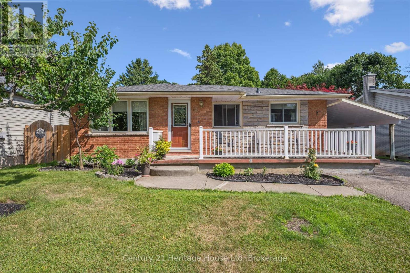 17 Dalebrook Pl, Guelph, ON N1E 1A7