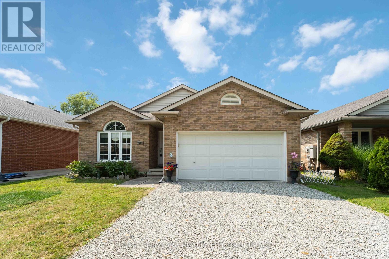 7551 Canterbury Cres, Niagara Falls, ON L2H 3E7