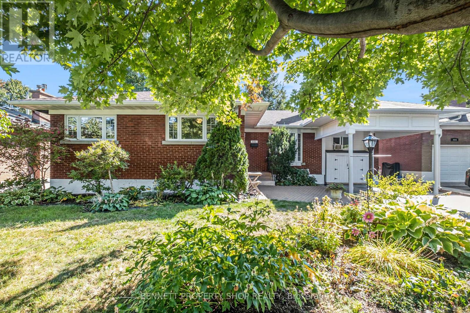 668 Chapman Blvd, Ottawa, ON K1G 1T6