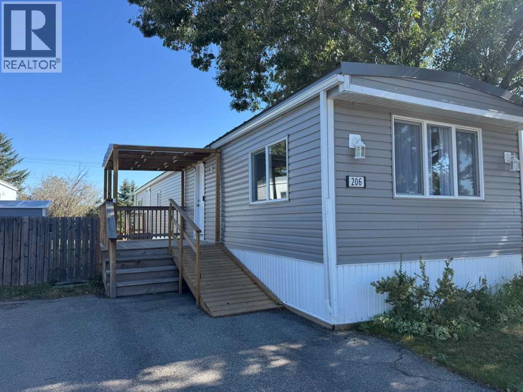 206 Polar Ave, High River, AB T1V 1J4