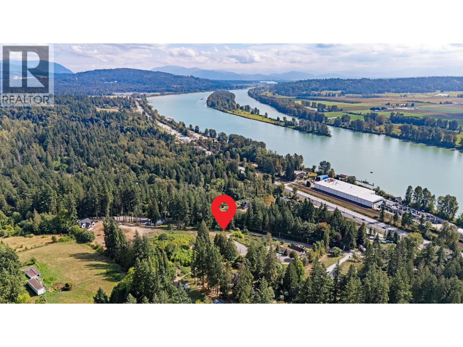 27141 River Rd, Maple Ridge, BC V2W 1M4