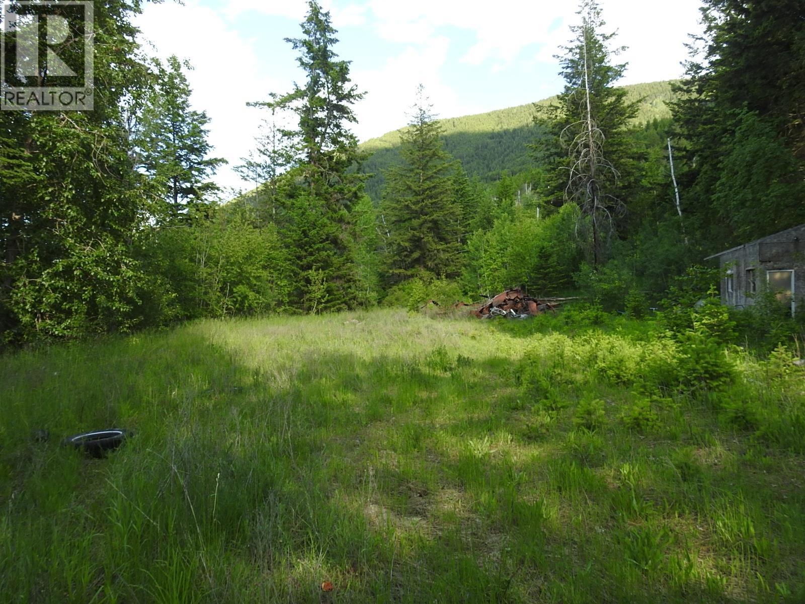 4345 Colebank Rd, Falkland, BC V0E 1W1