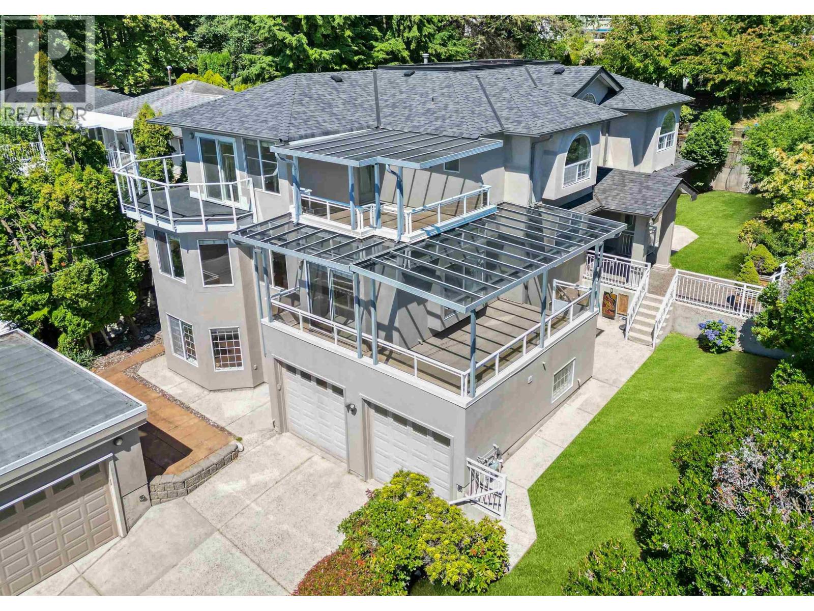 8419 Mcgregor Ave, Burnaby, BC V5J 5L7