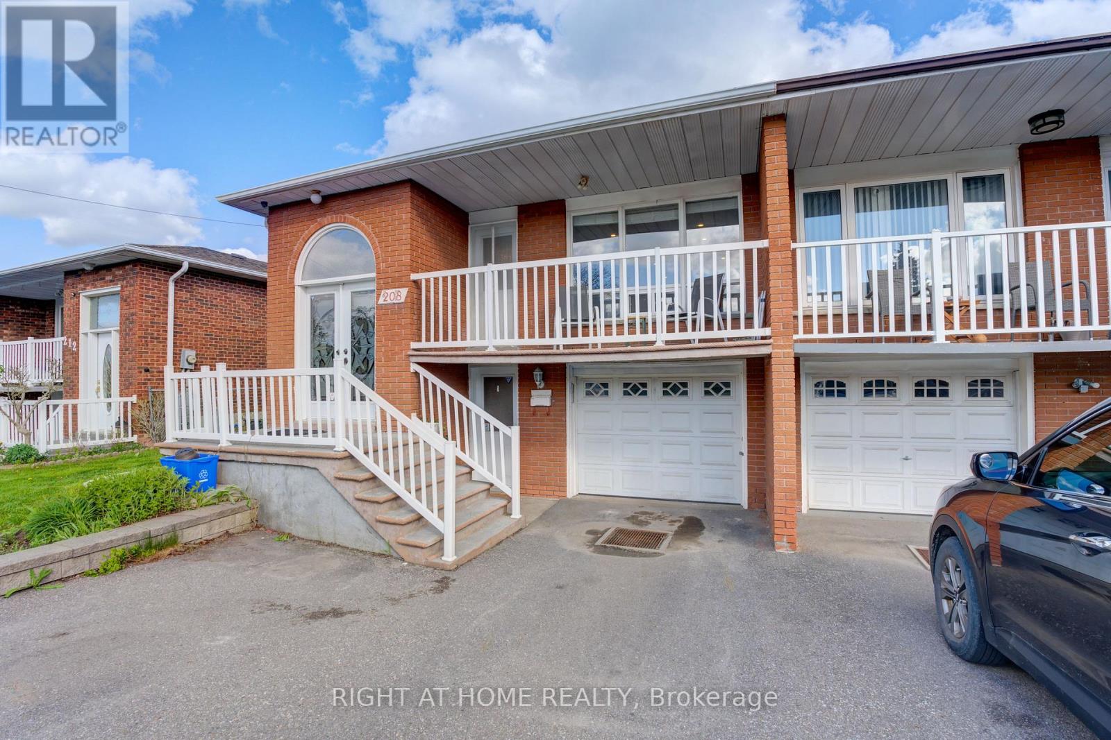 208 Meadows Blvd, Mississauga, ON L4Z 1J9