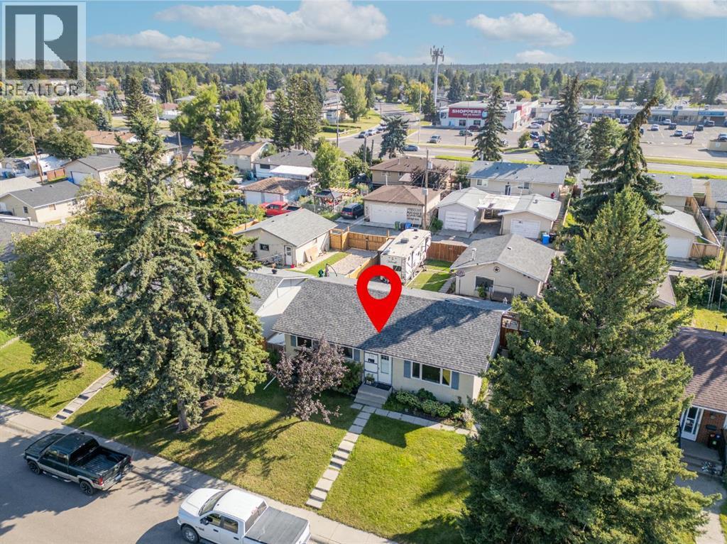 102 Marbrooke Cir NE, Calgary, AB T2A 2W6